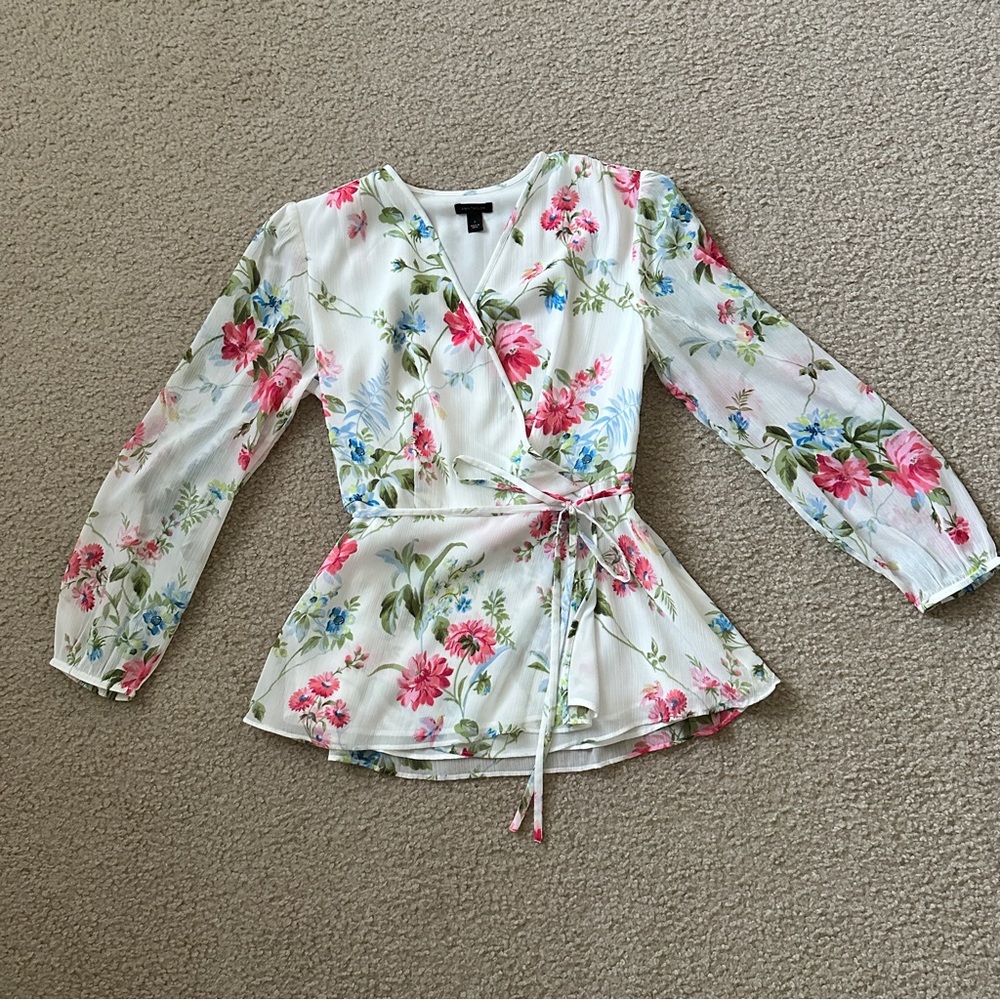 Beautiful Floral Blouse | Like New